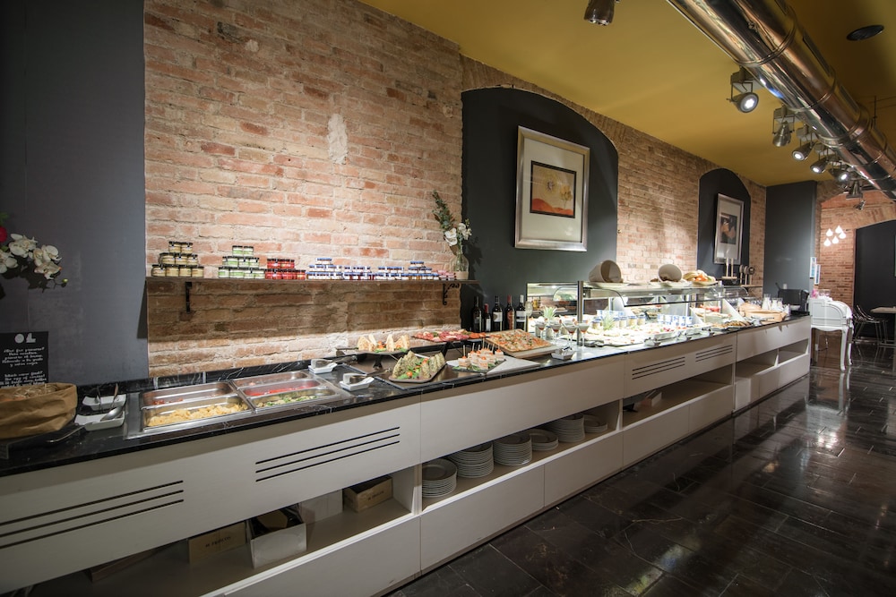 Petit Palace Museum — Restaurant & bars in Barcelona, Catalonia