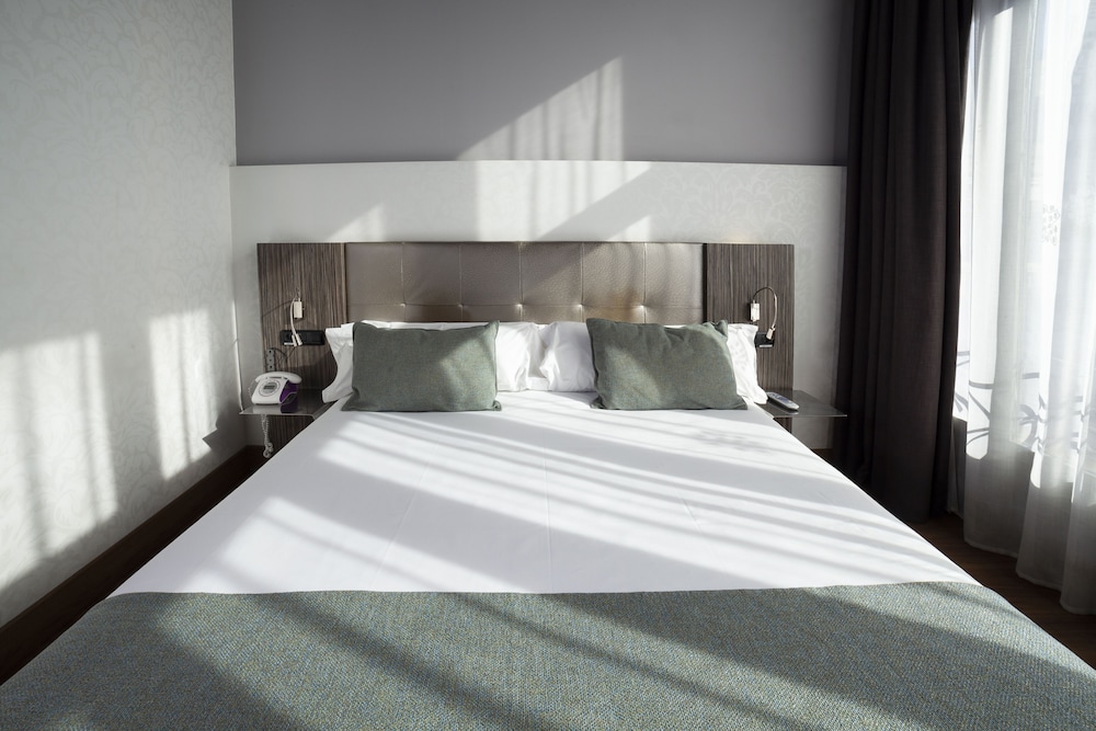 Petit Palace Museum — Hotel rooms in Barcelona, Catalonia