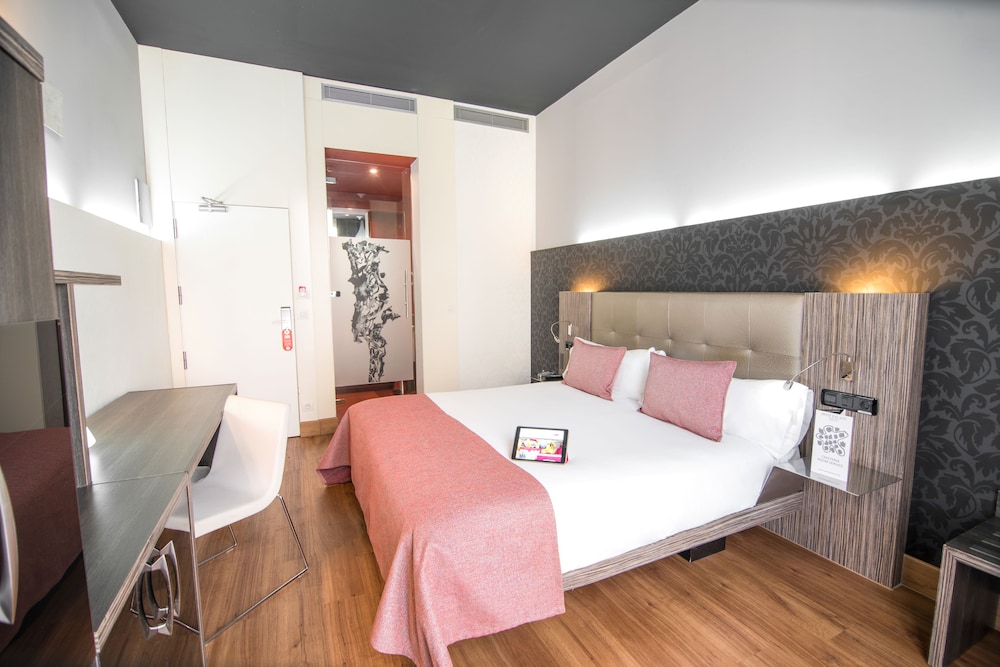 Petit Palace Museum — Hotel rooms in Barcelona, Catalonia