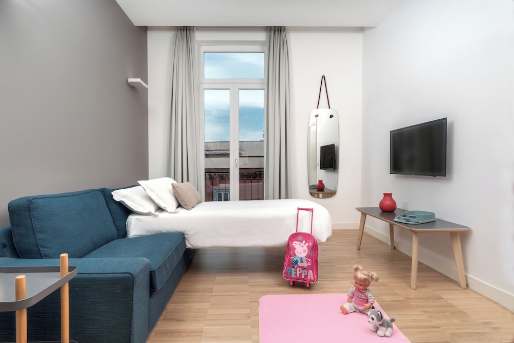 Hotel Piazza Bellini & Apartments — Hotel rooms in Naples, Campania