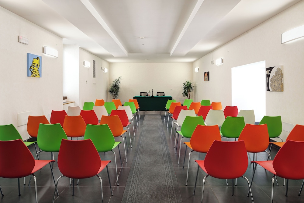 Hotel Piazza Bellini & Apartments — Hotel building in Naples, Campania