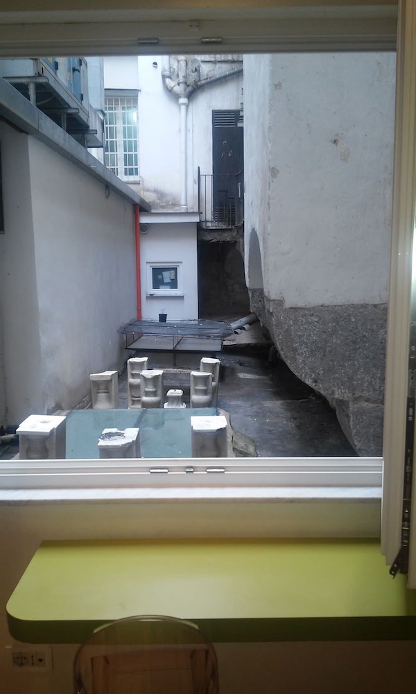 Hotel Piazza Bellini & Apartments — Hotel rooms in Naples, Campania
