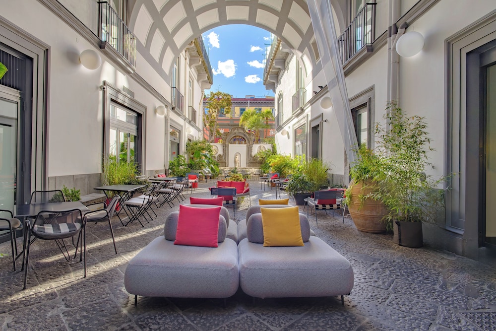 Hotel Piazza Bellini & Apartments — Main photo in Naples, Campania