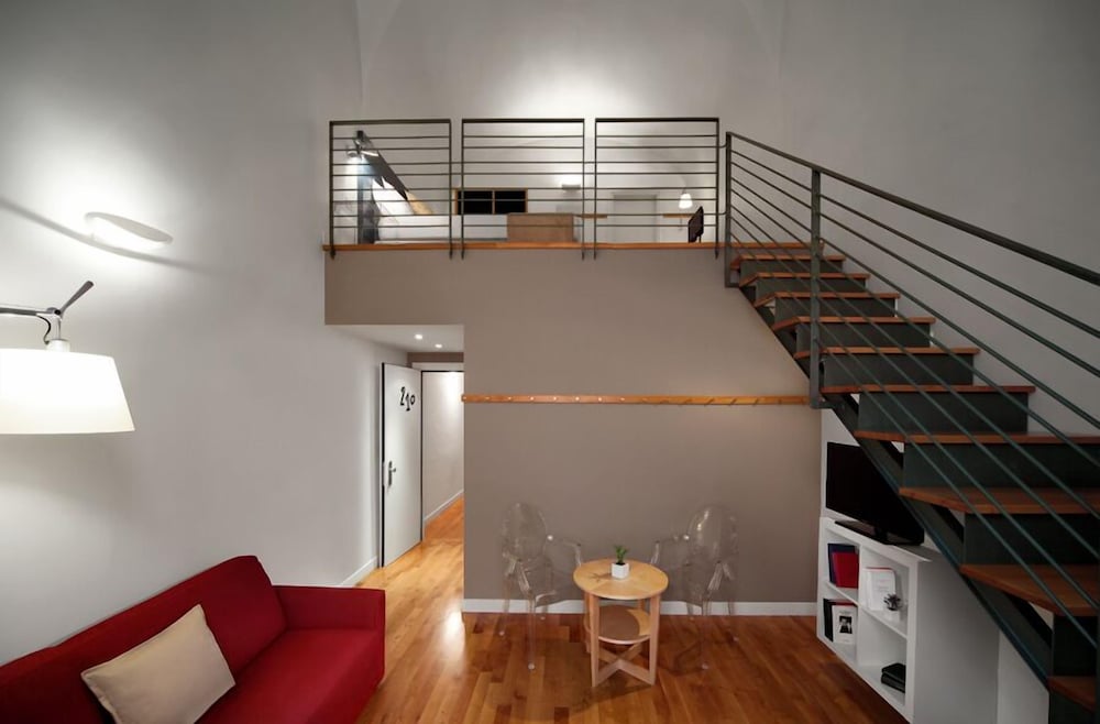 Hotel Piazza Bellini & Apartments — Hotel rooms in Naples, Campania