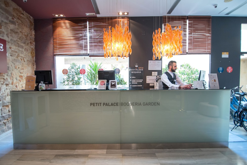 Petit Palace Boquería Garden — Hotel building in Barcelona, Catalonia