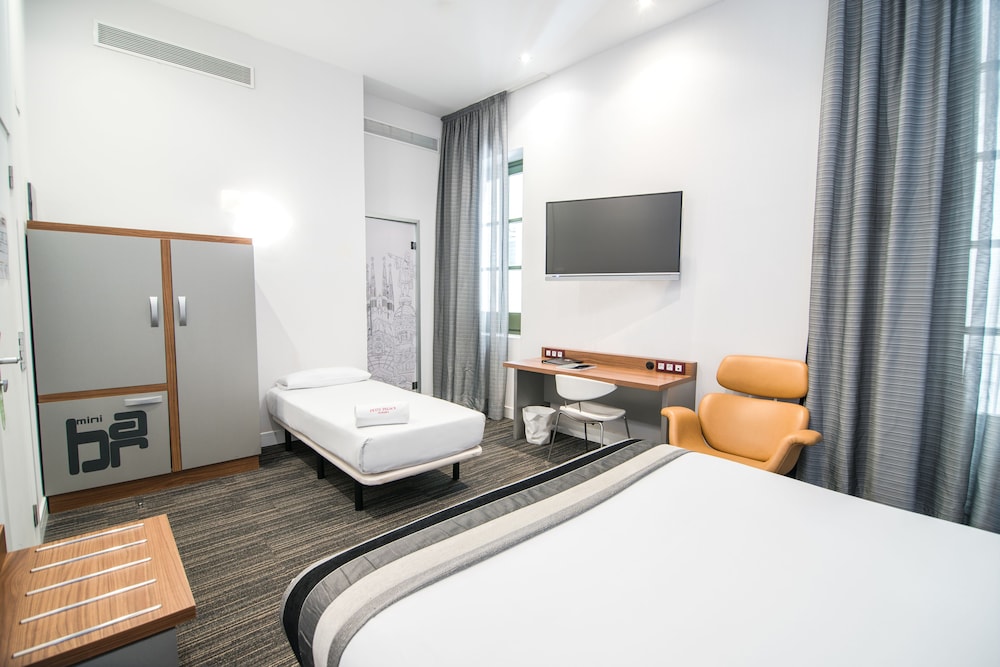 Petit Palace Boquería Garden — Hotel rooms in Barcelona, Catalonia