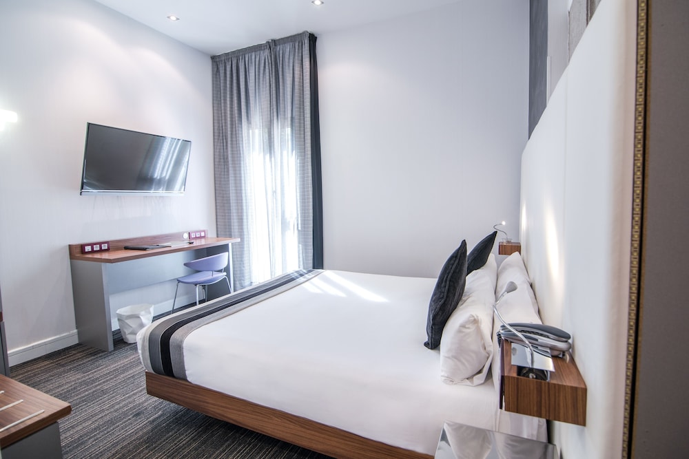 Petit Palace Boquería Garden — Hotel rooms in Barcelona, Catalonia