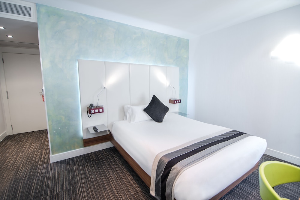 Petit Palace Boquería Garden — Hotel rooms in Barcelona, Catalonia