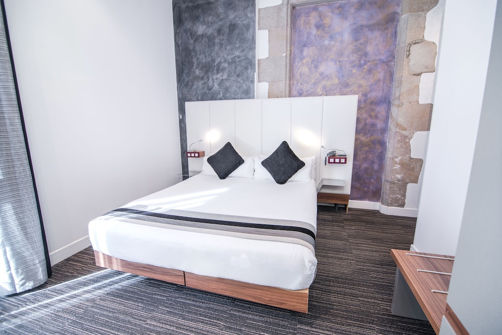 Petit Palace Boquería Garden — Hotel rooms in Barcelona, Catalonia