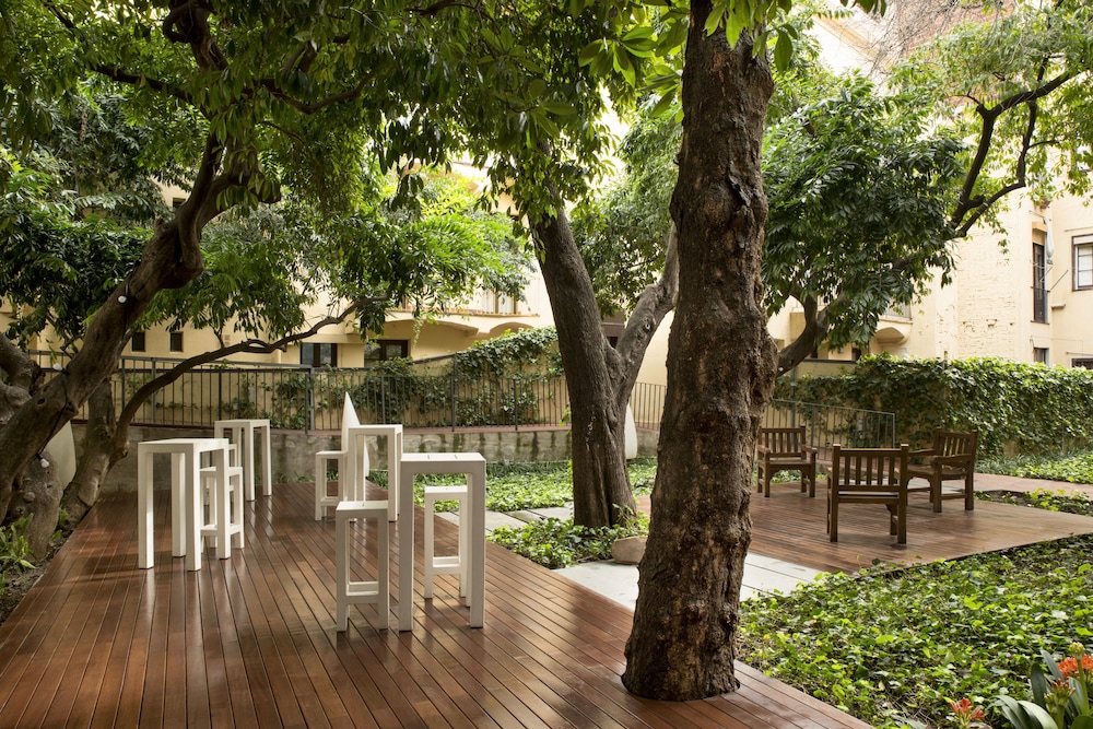 Petit Palace Boquería Garden — Restaurant & bars in Barcelona, Catalonia