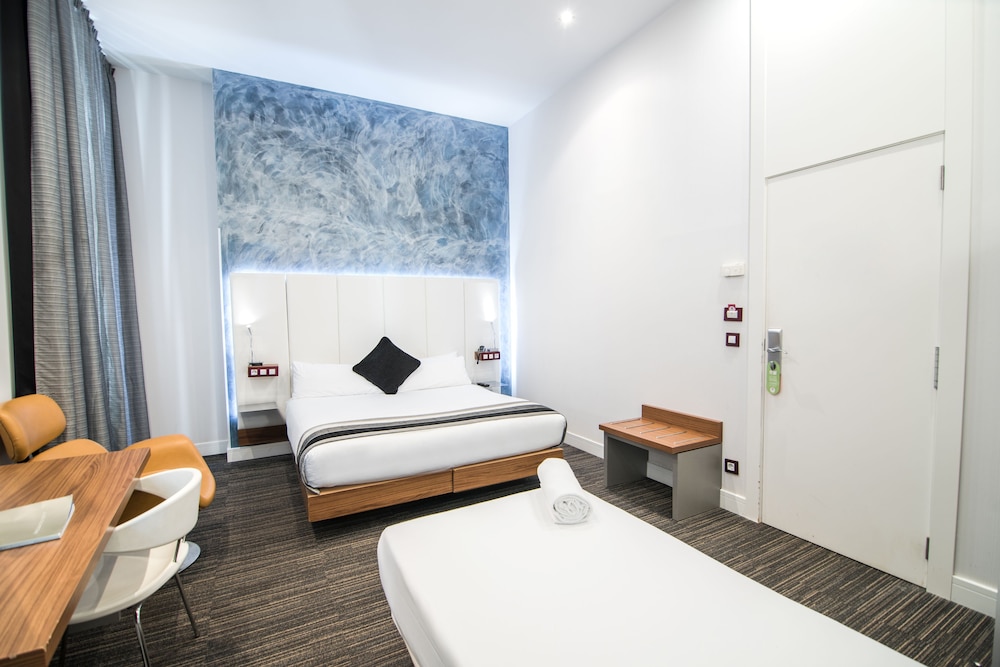 Petit Palace Boquería Garden — Hotel rooms in Barcelona, Catalonia