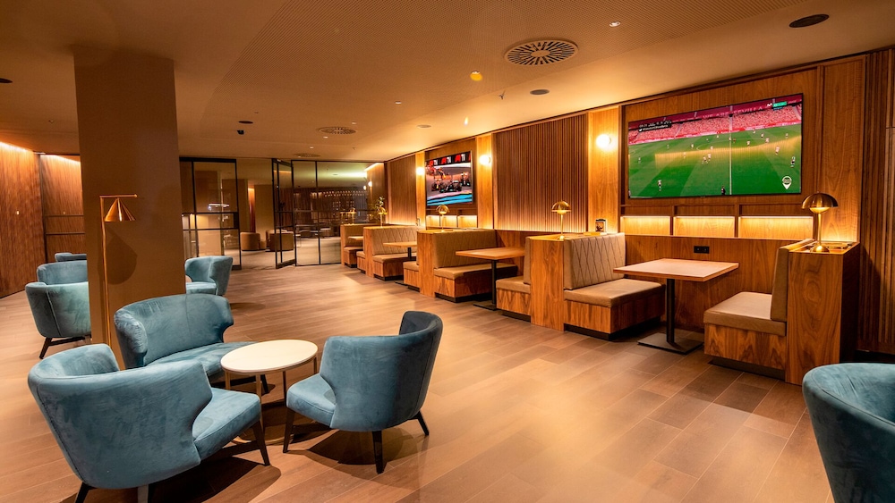 Barcelona Airport Hotel — Restaurant & bars in Barcelona, Catalonia