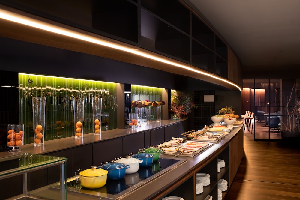 Barcelona Airport Hotel — Restaurant & bars in Barcelona, Catalonia