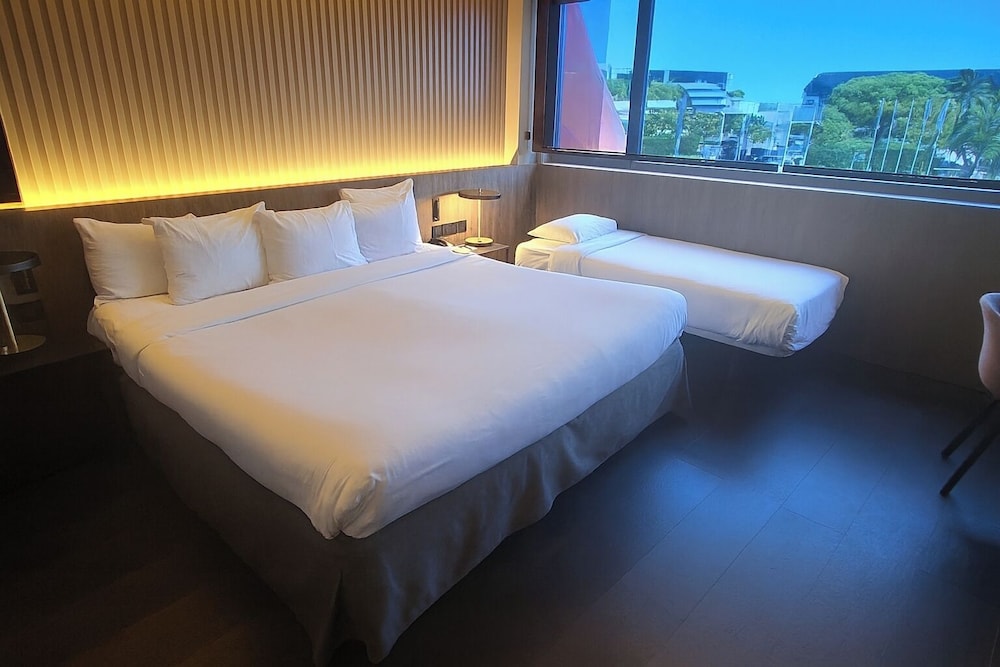 Barcelona Airport Hotel — Hotel rooms in Barcelona, Catalonia