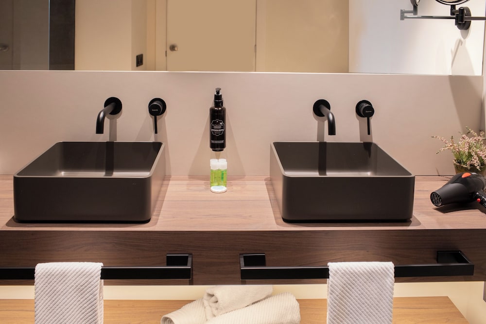 Barcelona Airport Hotel — Hotel rooms in Barcelona, Catalonia
