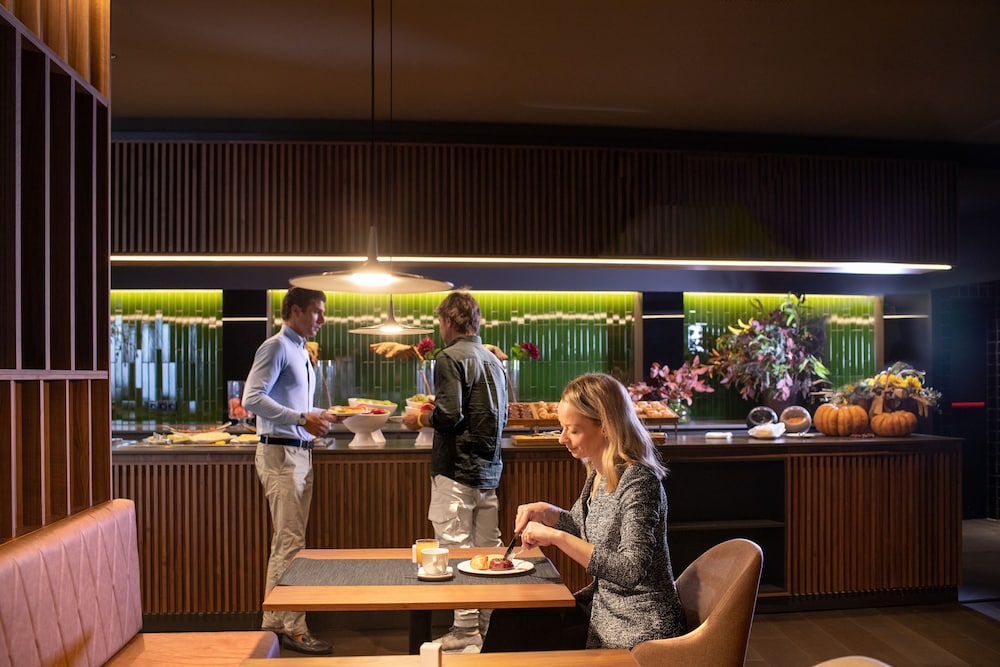 Barcelona Airport Hotel — Restaurant & bars in Barcelona, Catalonia