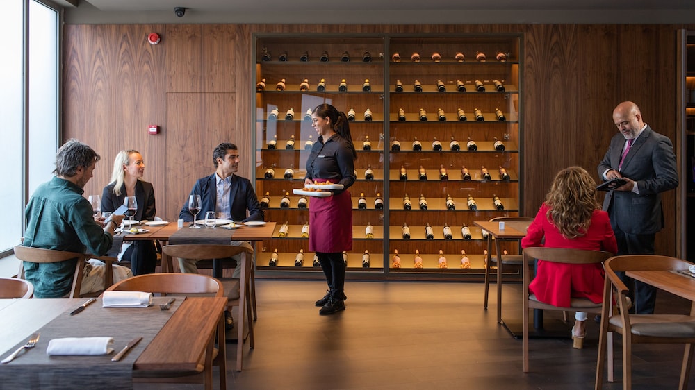 Barcelona Airport Hotel — Restaurant & bars in Barcelona, Catalonia