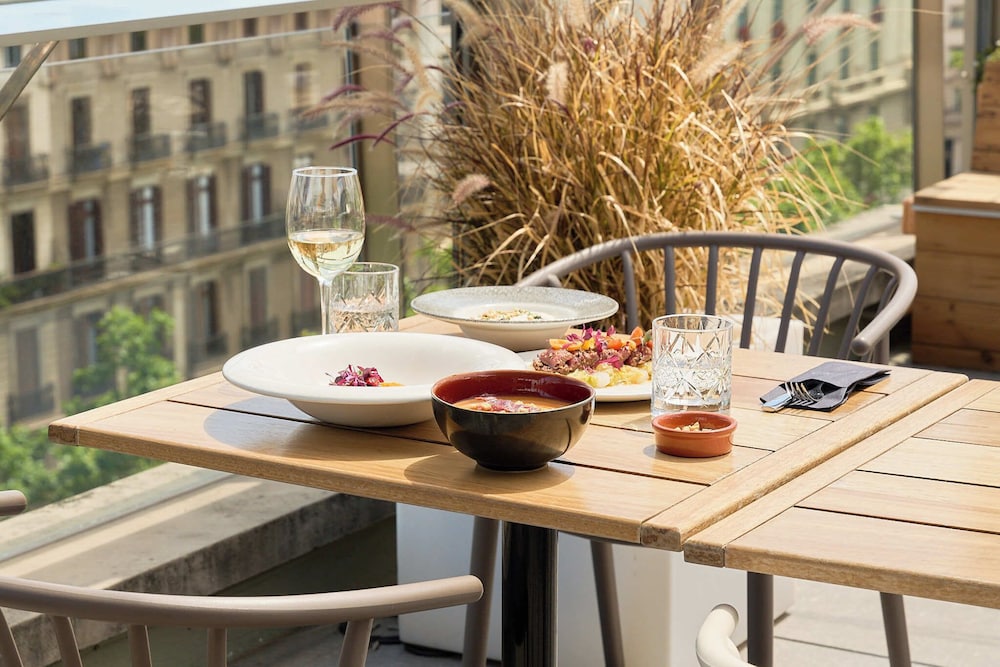 Gran Hotel Havana by Escampa Hotels — Restaurant & bars in Barcelona, Catalonia