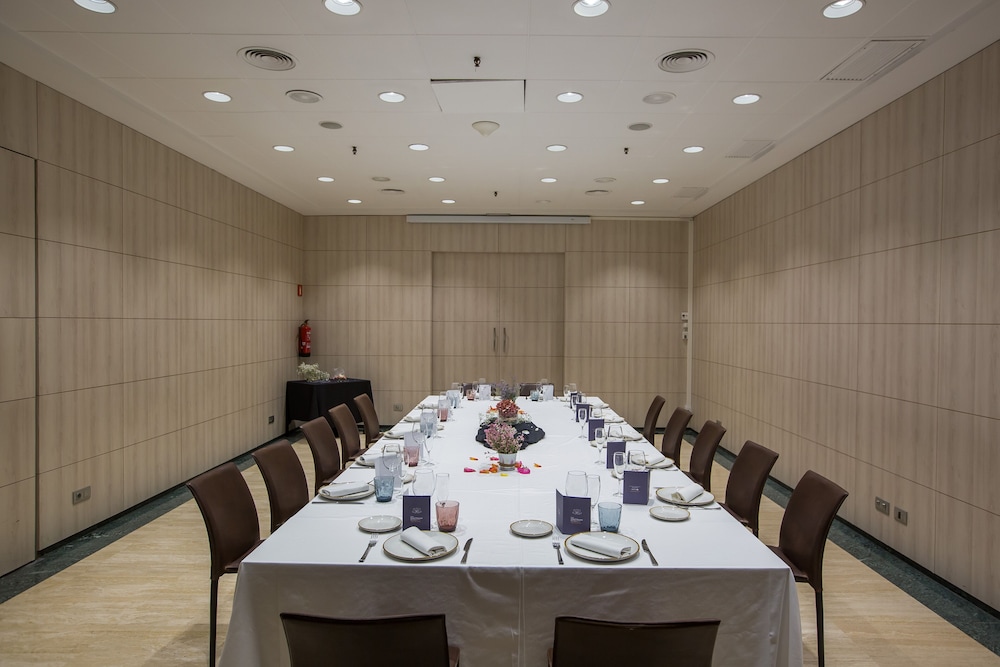 Gran Hotel Havana by Escampa Hotels — Restaurant & bars in Barcelona, Catalonia