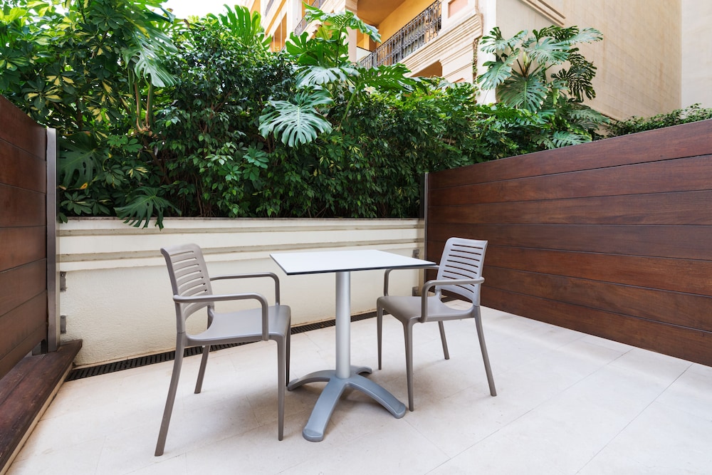 Gran Hotel Havana by Escampa Hotels — Hotel building in Barcelona, Catalonia