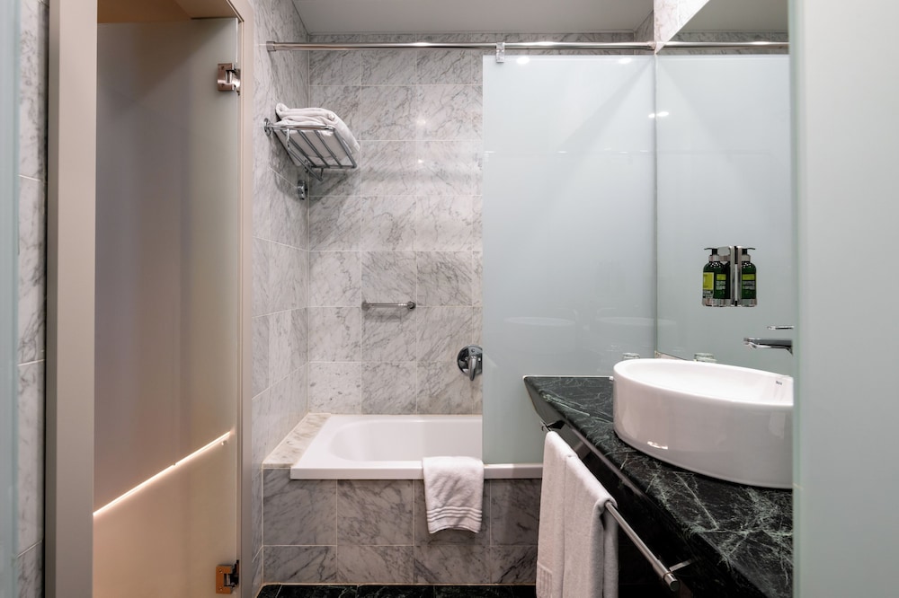 Gran Hotel Havana by Escampa Hotels — Hotel rooms in Barcelona, Catalonia