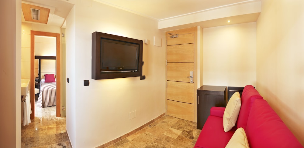 MLL Mediterranean Bay Hotel - Adults Only — Hotel rooms in Playa de Palma, Balearic Islands