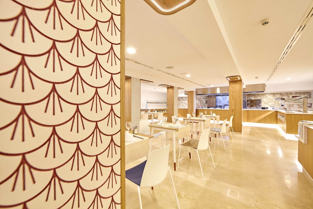 MLL Mediterranean Bay Hotel - Adults Only — Restaurant & bars in Playa de Palma, Balearic Islands