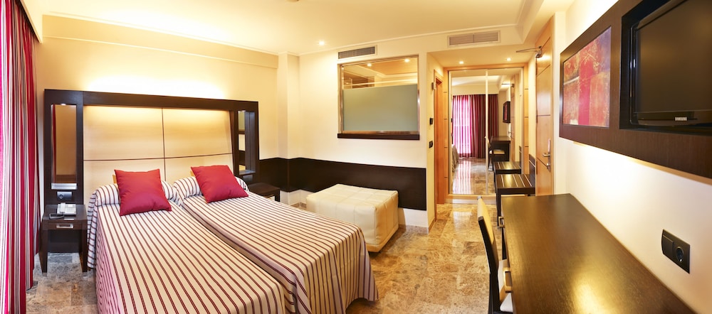 MLL Mediterranean Bay Hotel - Adults Only — Hotel rooms in Playa de Palma, Balearic Islands