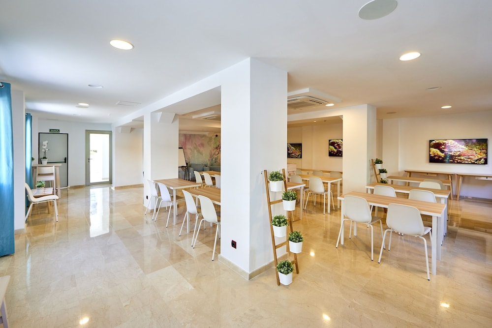MLL Mediterranean Bay Hotel - Adults Only — Restaurant & bars in Playa de Palma, Balearic Islands