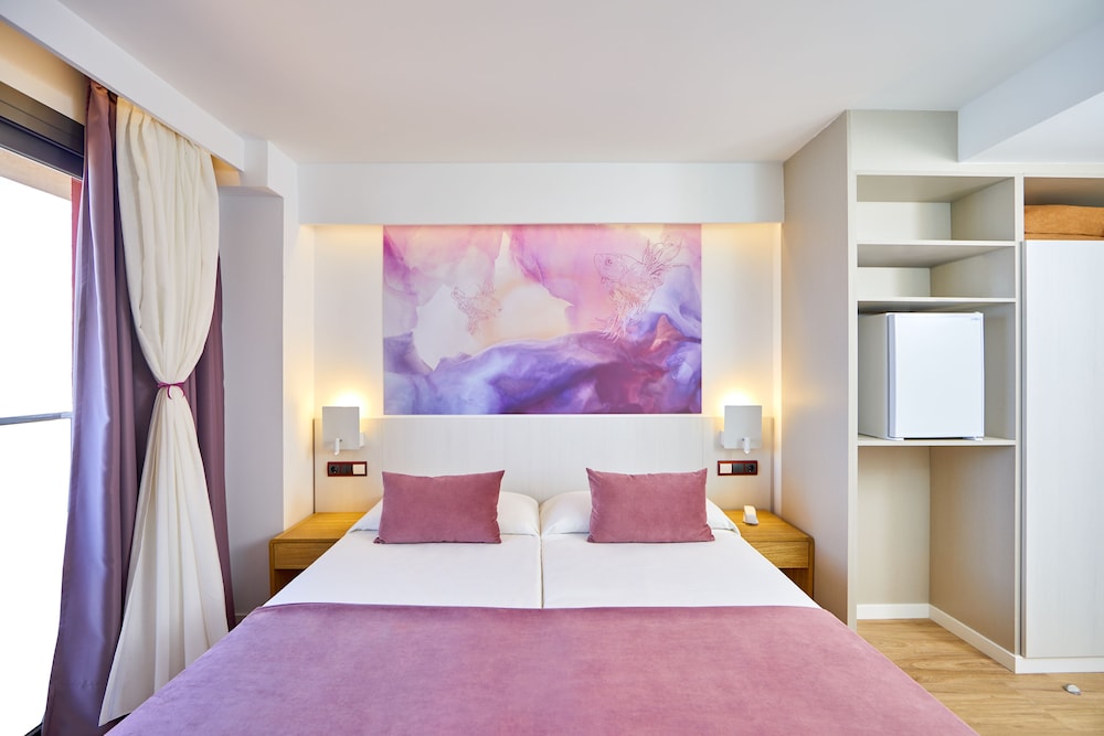 MLL Mediterranean Bay Hotel - Adults Only — Hotel rooms in Playa de Palma, Balearic Islands
