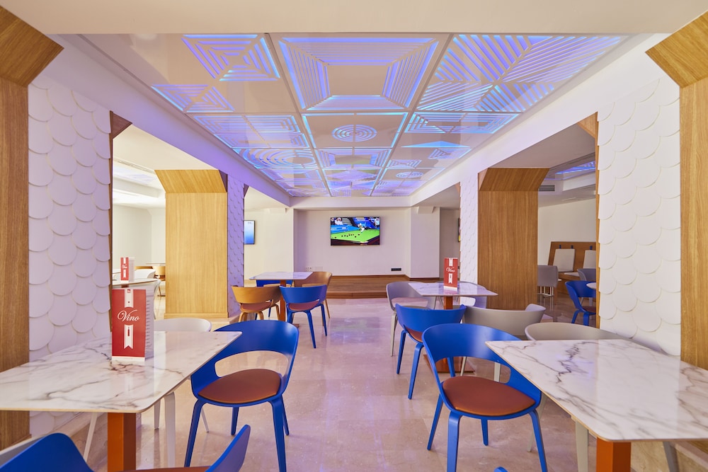 MLL Mediterranean Bay Hotel - Adults Only — Restaurant & bars in Playa de Palma, Balearic Islands