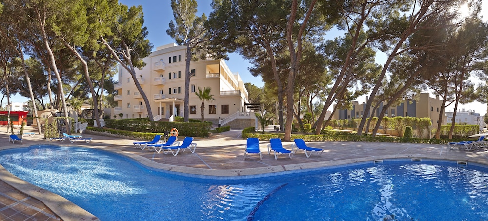 MLL Palma Bay Club Resort Hotel — Swimming pool in Playa de Palma, Balearic Islands