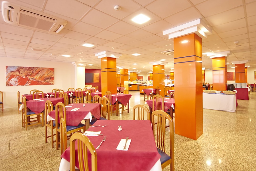 MLL Caribbean Bay Hotel — Restaurant & bars in Playa de Palma, Balearic Islands