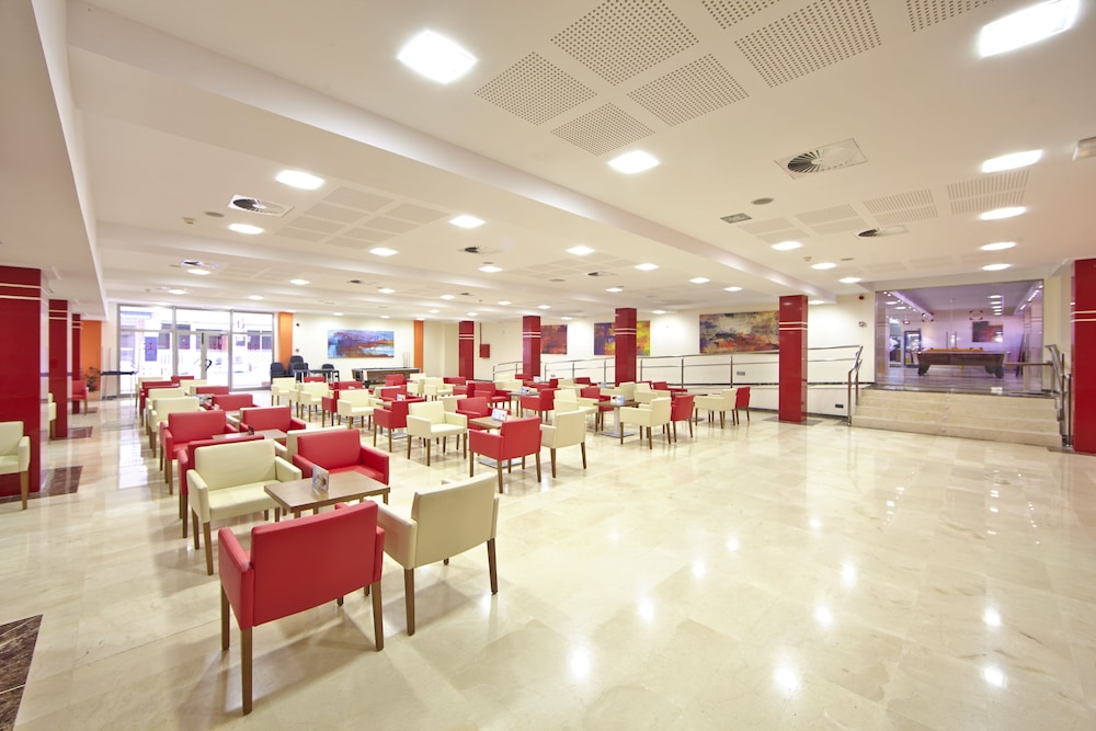 MLL Caribbean Bay Hotel — Restaurant & bars in Playa de Palma, Balearic Islands