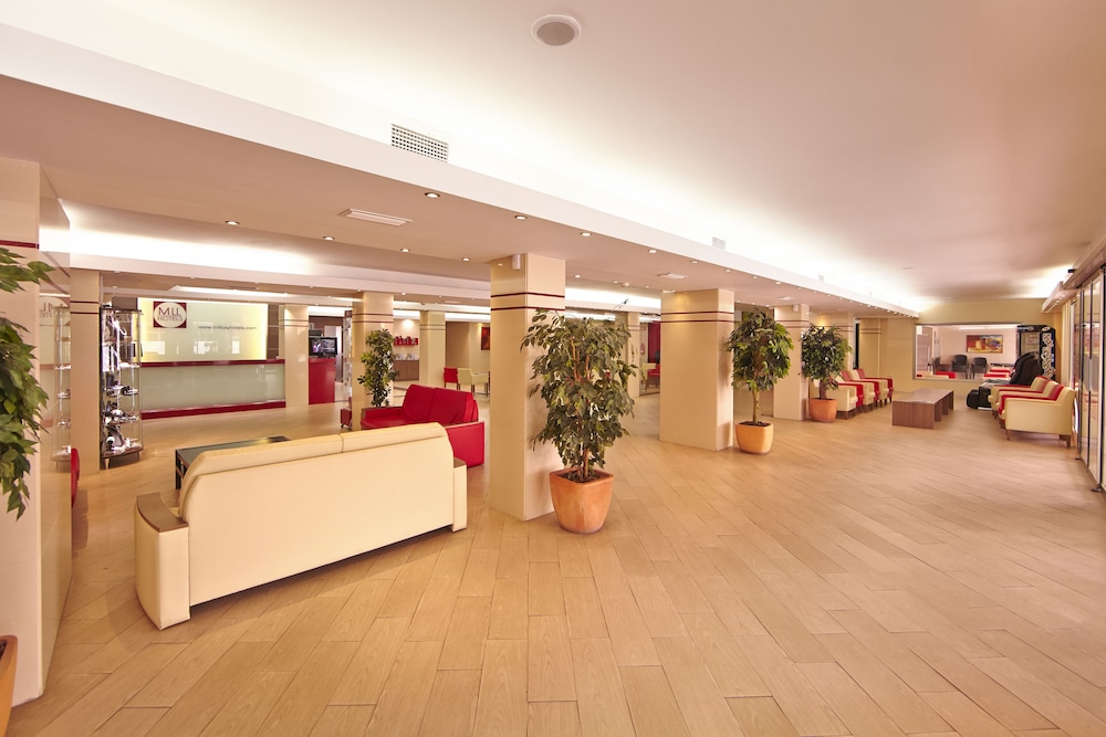 MLL Caribbean Bay Hotel — Hotel building in Playa de Palma, Balearic Islands