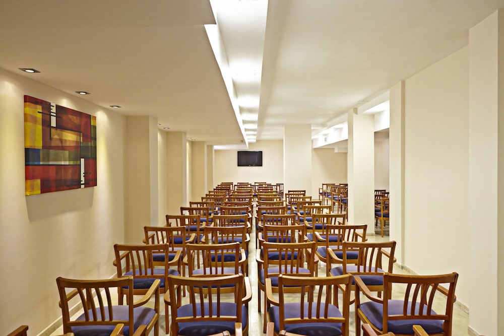 MLL Caribbean Bay Hotel — Restaurant & bars in Playa de Palma, Balearic Islands