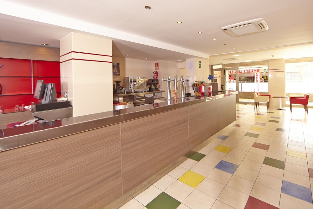 MLL Caribbean Bay Hotel — Restaurant & bars in Playa de Palma, Balearic Islands