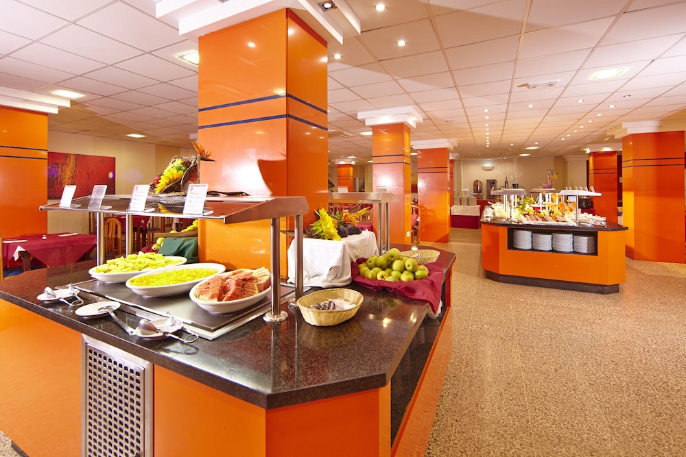 MLL Caribbean Bay Hotel — Restaurant & bars in Playa de Palma, Balearic Islands