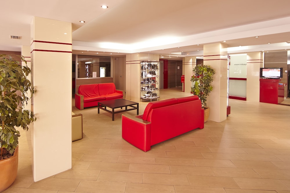 MLL Caribbean Bay Hotel — Hotel building in Playa de Palma, Balearic Islands