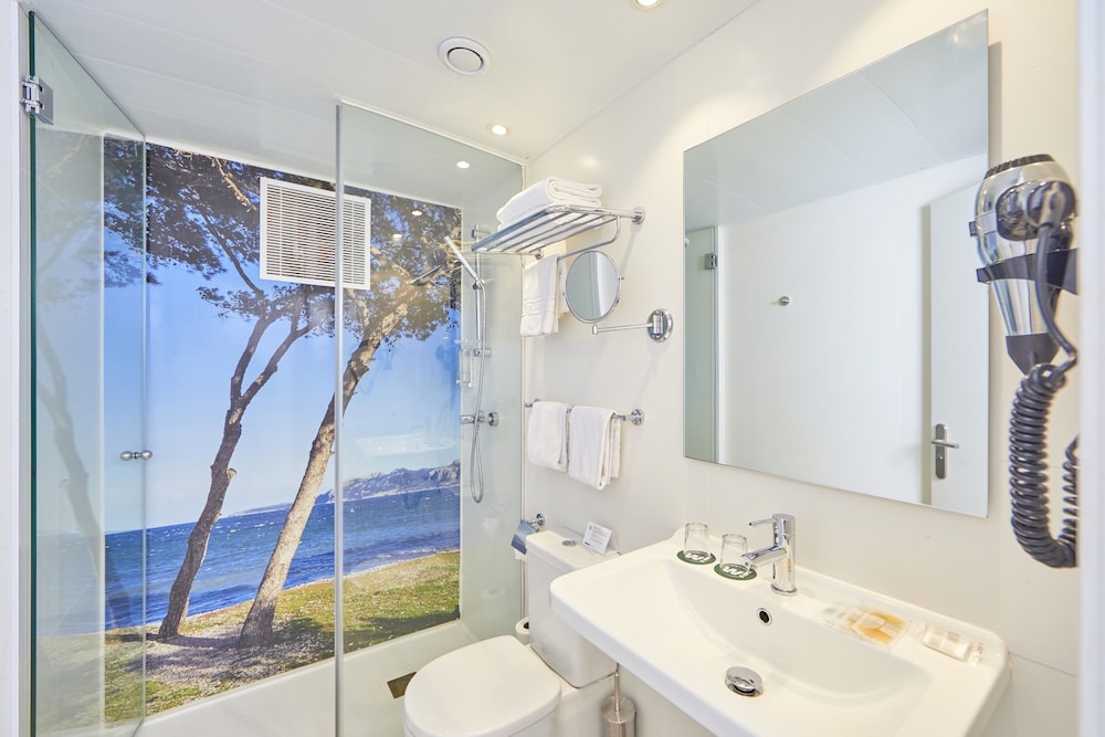 whala!beach Hotel & Apartments — Hotel rooms in Playa de Palma, Balearic Islands