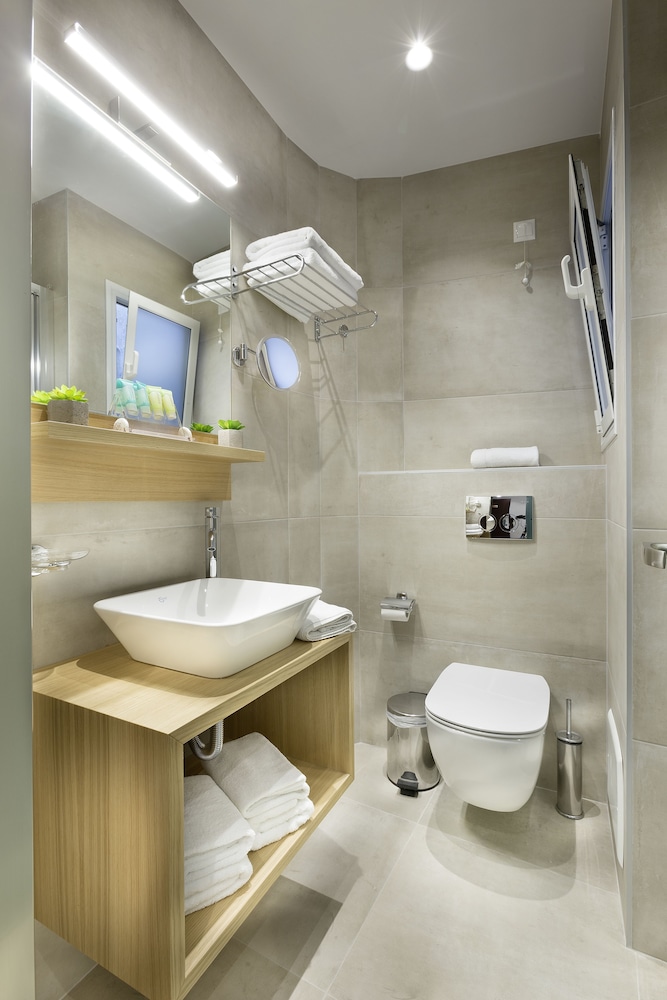 Hotel Jason Inn — Hotel rooms in Athens, Attica