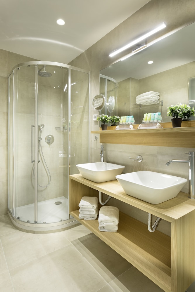 Hotel Jason Inn — Hotel rooms in Athens, Attica