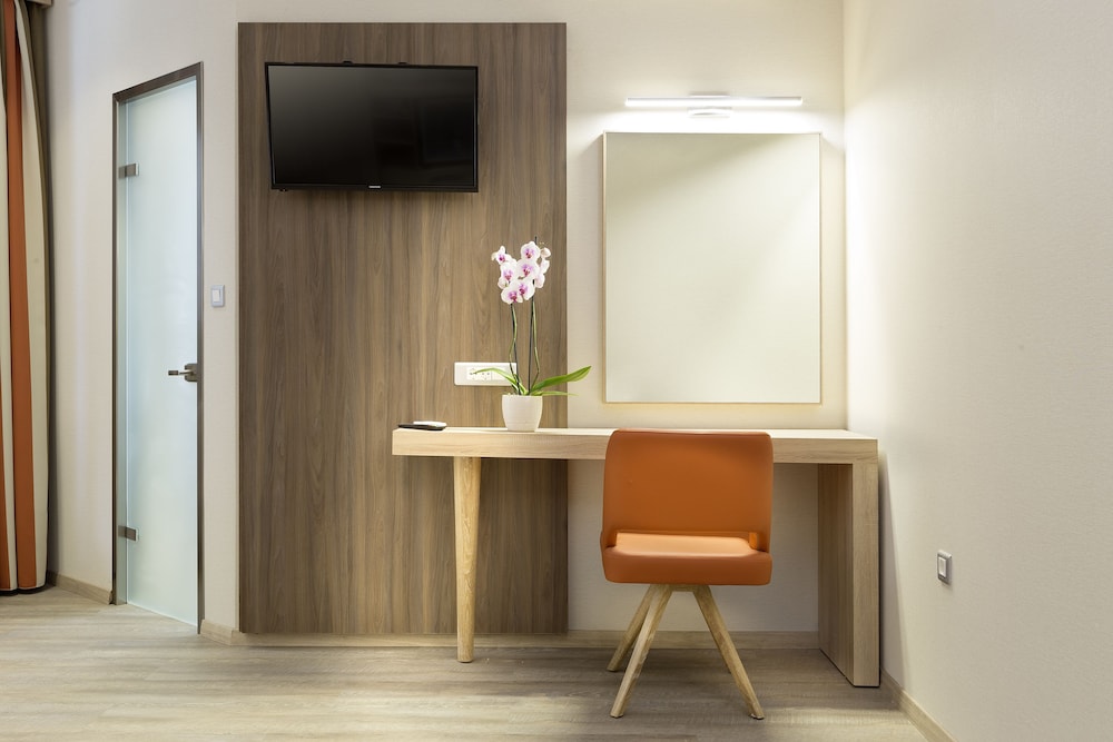 Hotel Jason Inn — Hotel rooms in Athens, Attica