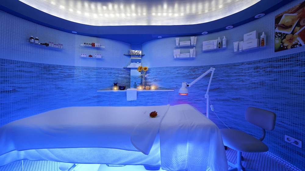 Bull Reina Isabel & Spa — Hotel rooms in Las Palmas, Canary Islands