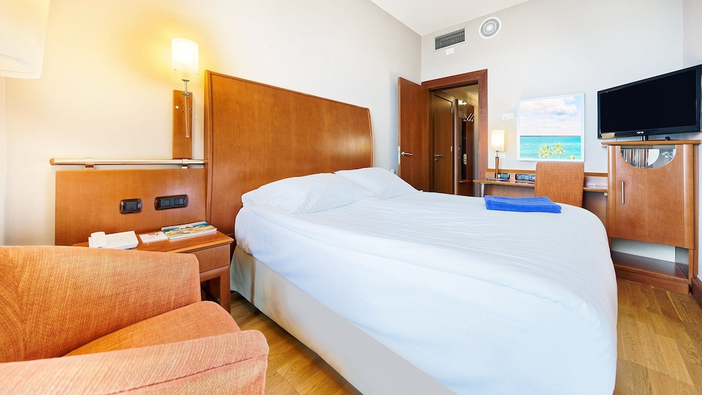 Bull Reina Isabel & Spa — Hotel rooms in Las Palmas, Canary Islands
