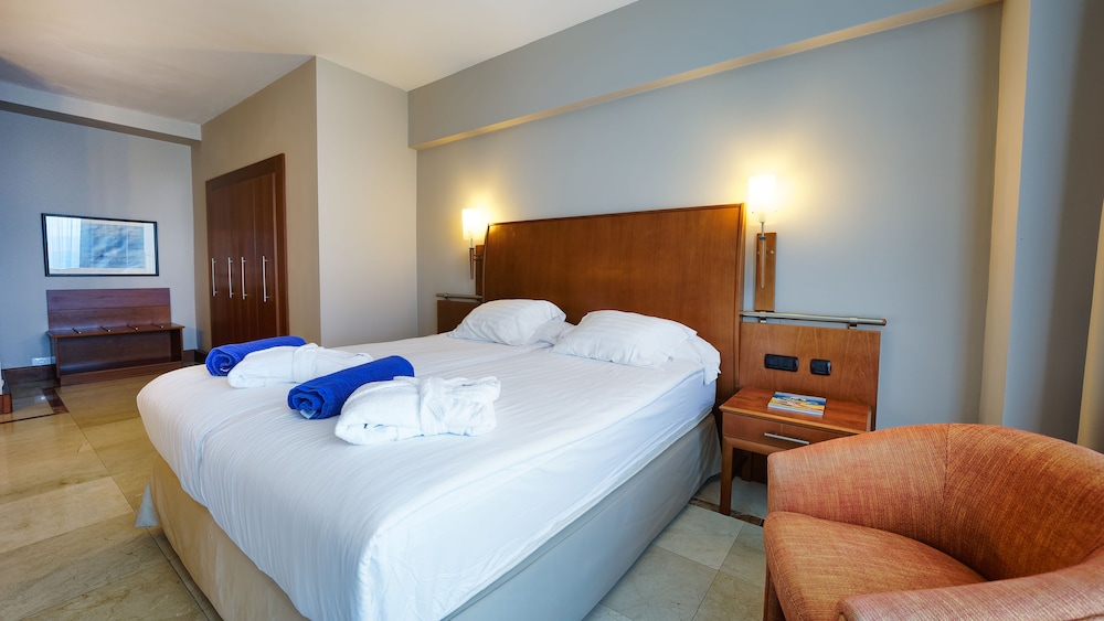 Bull Reina Isabel & Spa — Hotel rooms in Las Palmas, Canary Islands