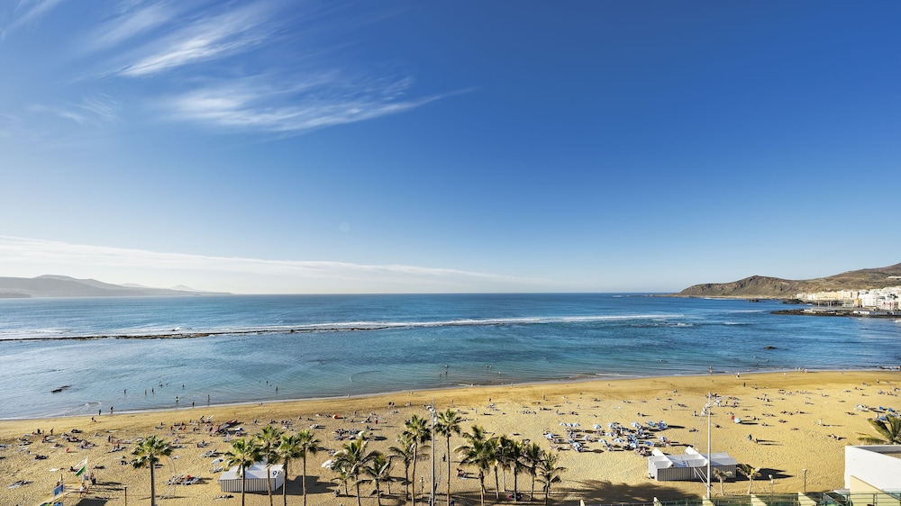 Bull Reina Isabel & Spa — Beach in Las Palmas, Canary Islands