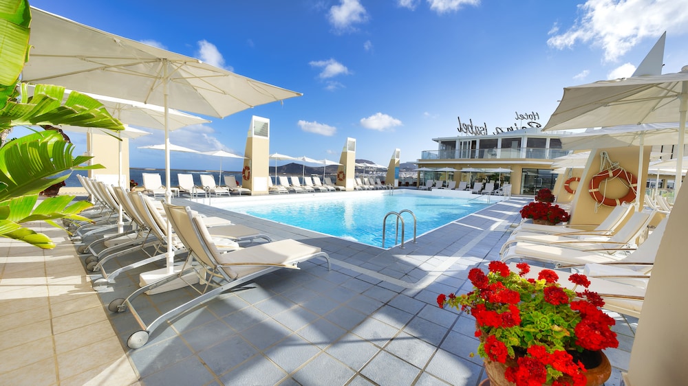 Bull Reina Isabel & Spa — Swimming pool in Las Palmas, Canary Islands