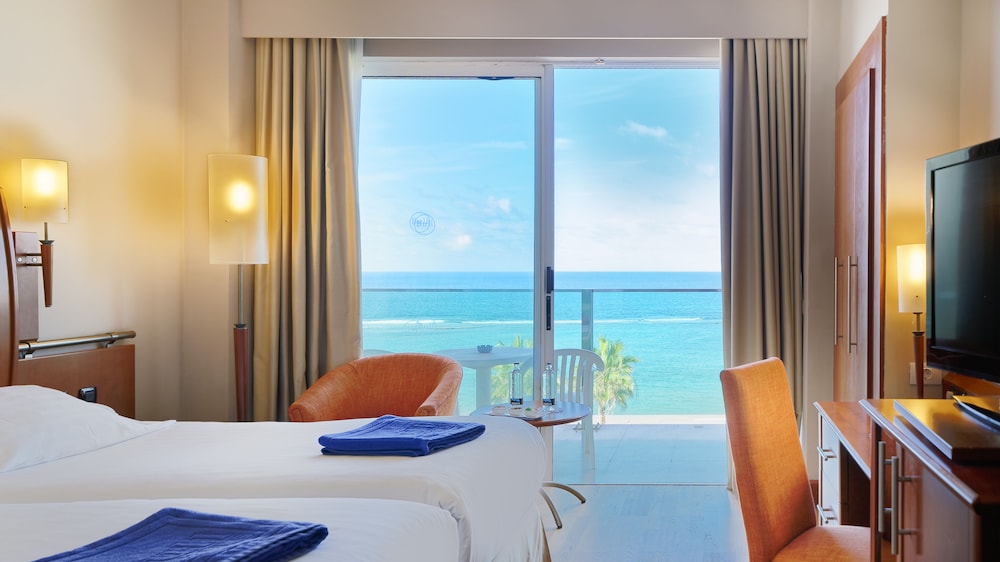 Bull Reina Isabel & Spa — Hotel rooms in Las Palmas, Canary Islands
