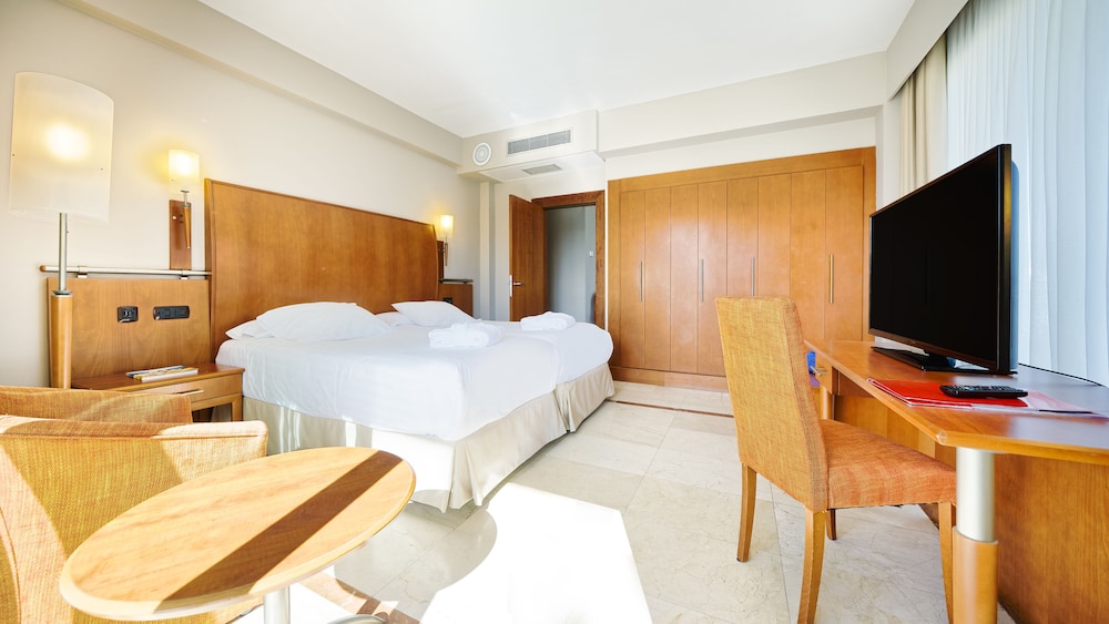 Bull Reina Isabel & Spa — Hotel rooms in Las Palmas, Canary Islands